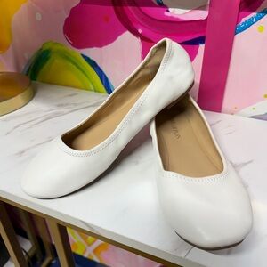 Dream Pairs Classic White Flats